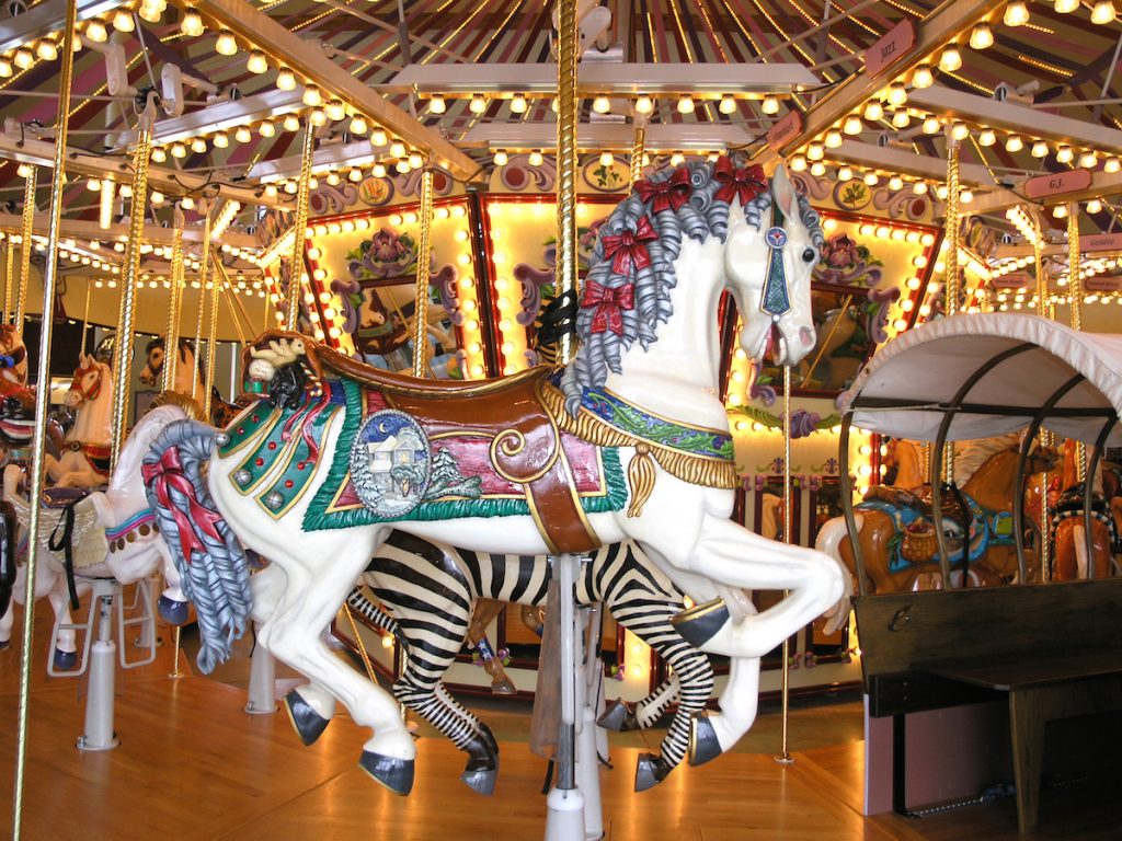 https://mdw-travel-data-us-east-1.s3.amazonaws.com/img/country/United-States/Salem-Riverfront-Carousel/img_02.jpg
