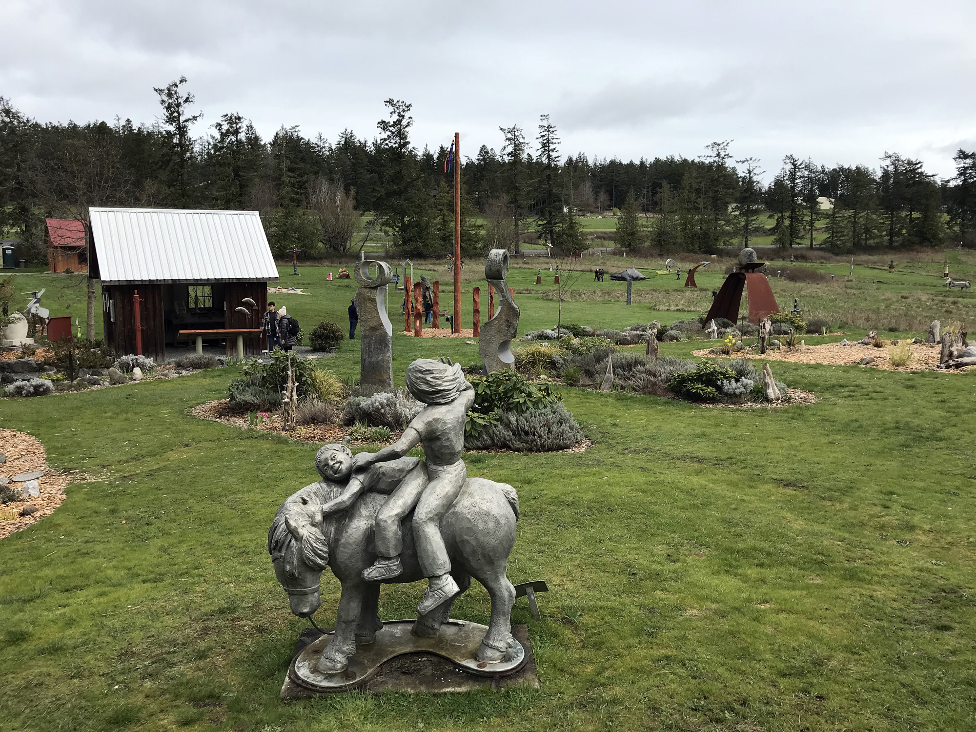 https://mdw-travel-data-us-east-1.s3.amazonaws.com/img/country/United-States/San-Juan-Islands-Sculpture-Park/img_02.jpg