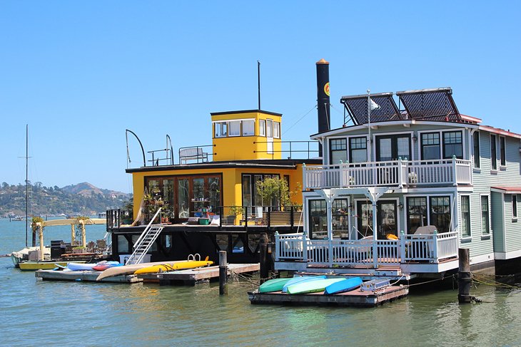 https://mdw-travel-data-us-east-1.s3.amazonaws.com/img/country/United-States/Sausalito/img_02.jpg