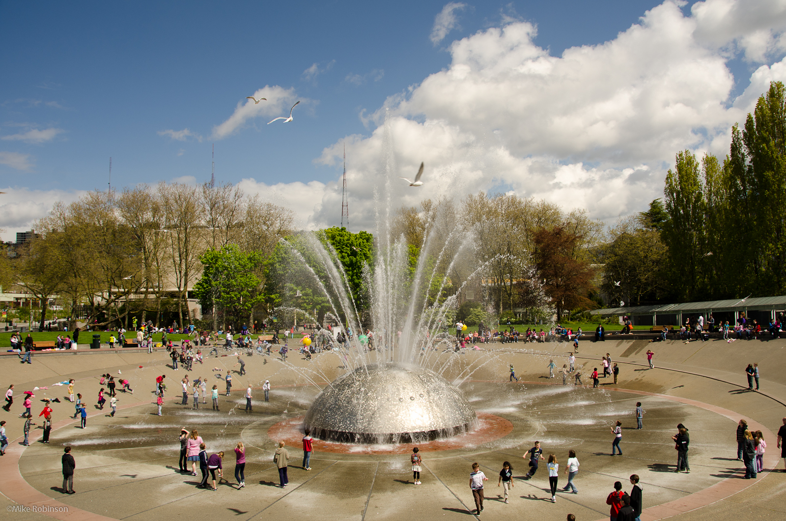 https://mdw-travel-data-us-east-1.s3.amazonaws.com/img/country/United-States/Seattle-Center/img_00.jpg