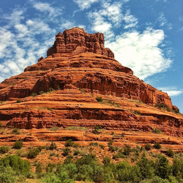 https://mdw-travel-data-us-east-1.s3.amazonaws.com/img/country/United-States/Sedona-Red-Rock-Country/img_01.jpg