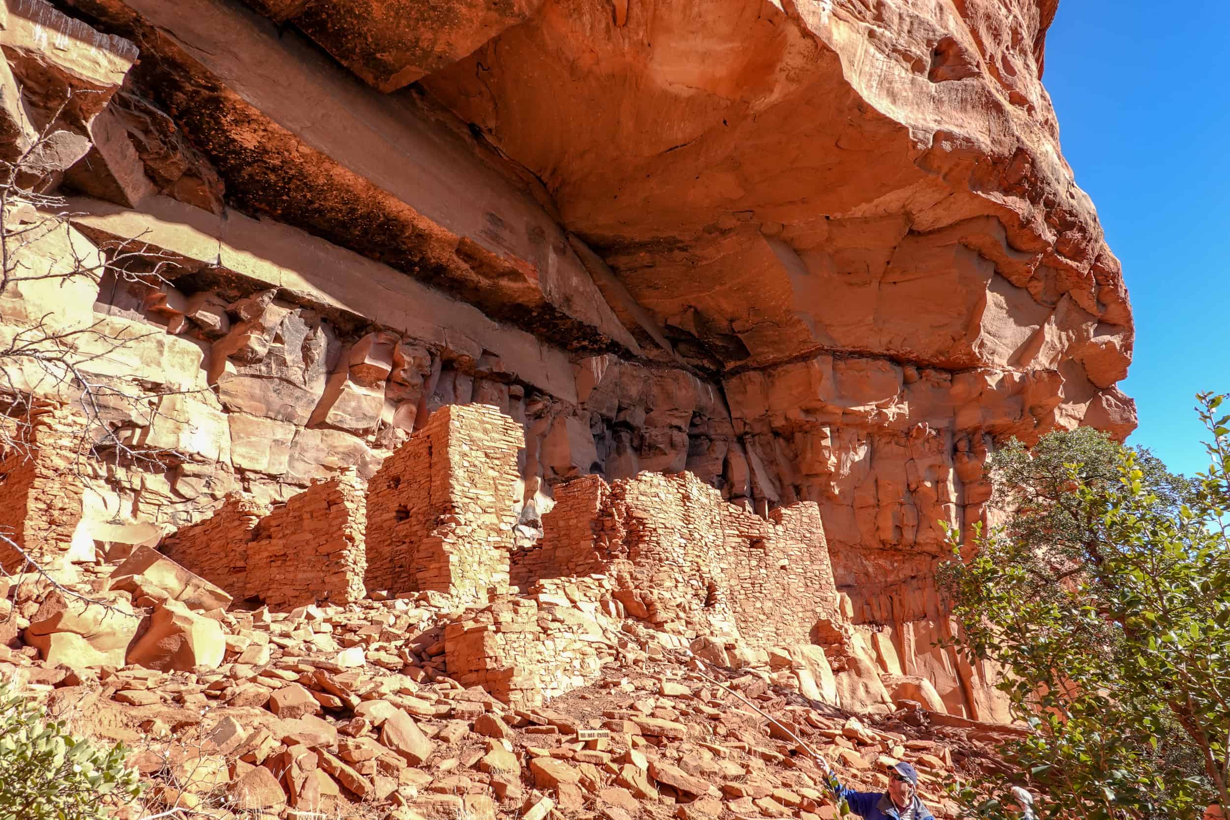 https://mdw-travel-data-us-east-1.s3.amazonaws.com/img/country/United-States/Sedona/img_04.jpg