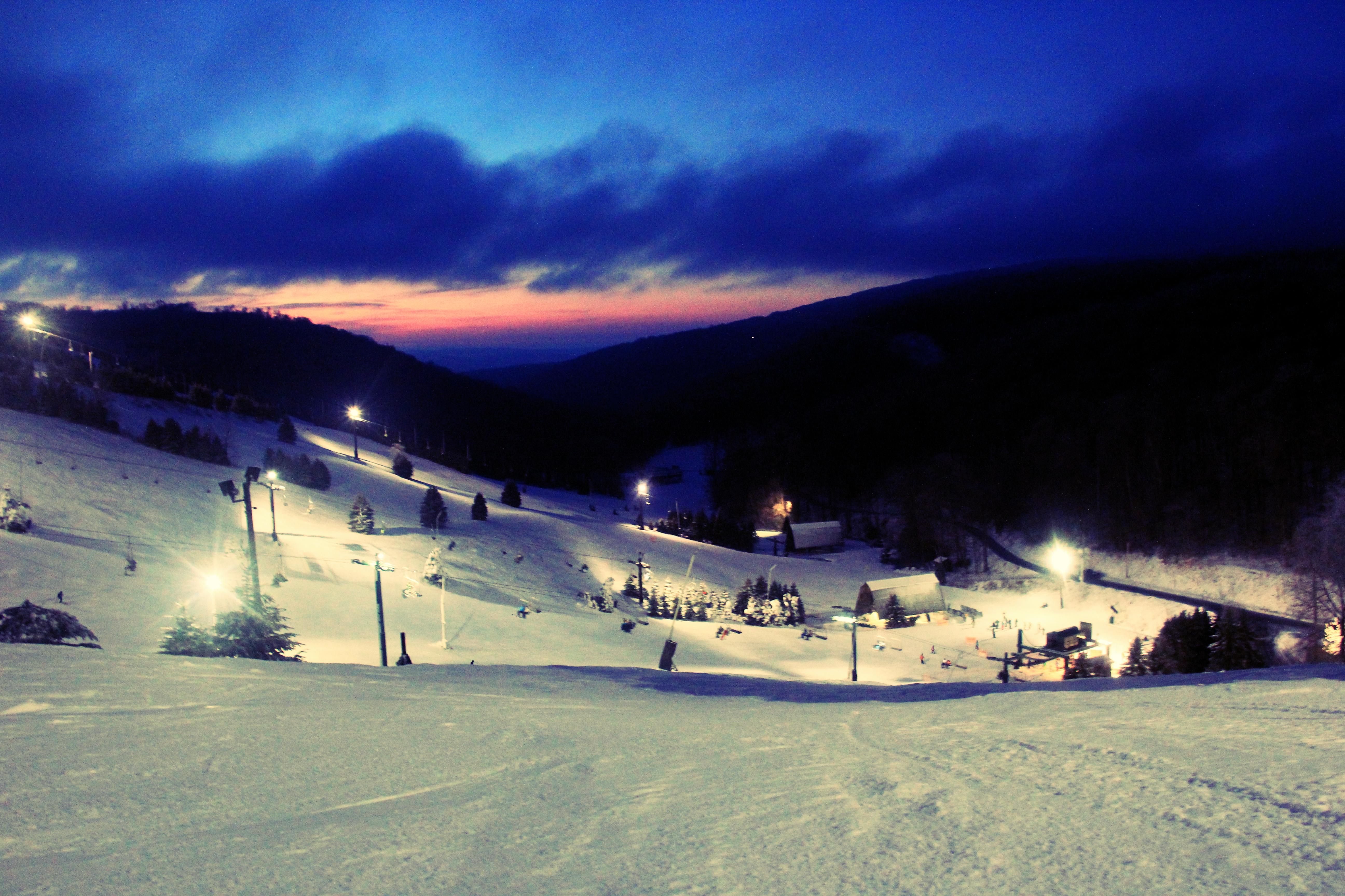 https://mdw-travel-data-us-east-1.s3.amazonaws.com/img/country/United-States/Seven-Springs-Mountain-Resort/img_01.jpg