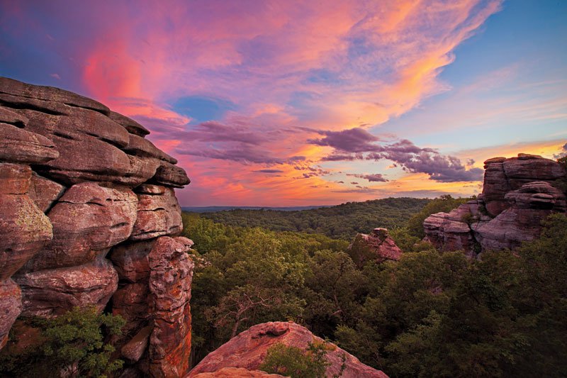 https://mdw-travel-data-us-east-1.s3.amazonaws.com/img/country/United-States/Shawnee-National-Forest/img_03.jpg