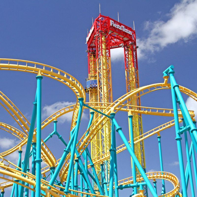 https://mdw-travel-data-us-east-1.s3.amazonaws.com/img/country/United-States/Six-Flags-Fiesta-Texas/img_02.jpg