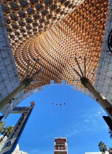 https://mdw-travel-data-us-east-1.s3.amazonaws.com/img/country/United-States/SlotZilla-Zip-Line/img_02.jpg