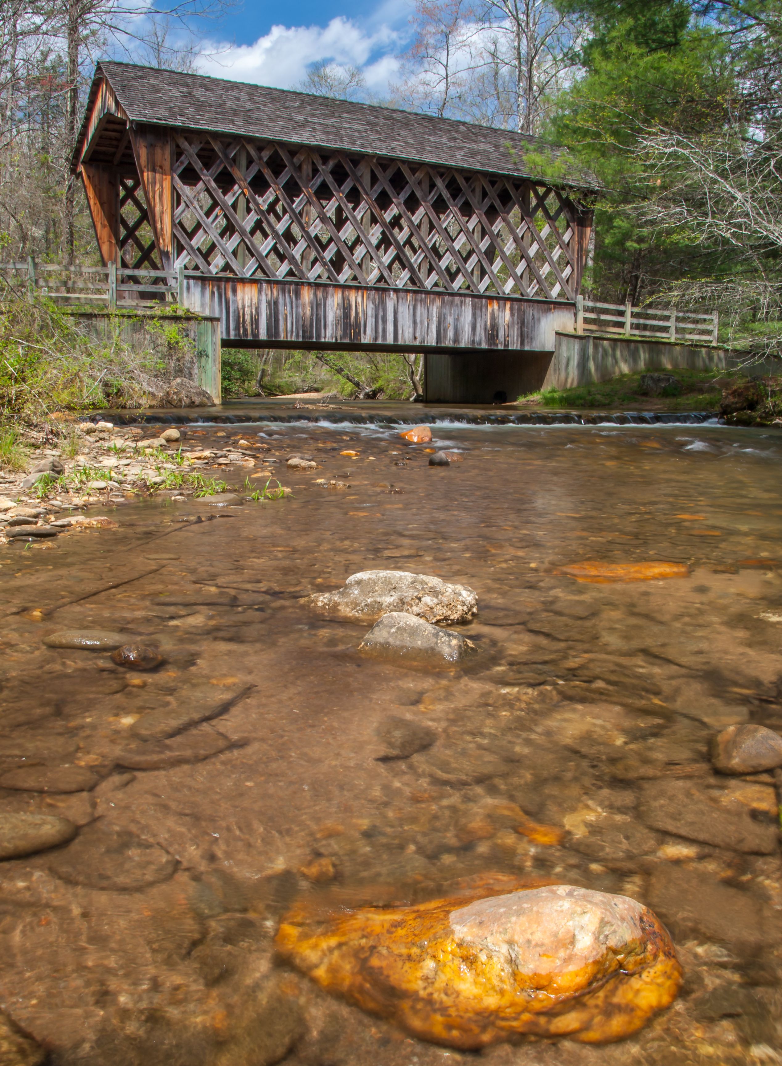 https://mdw-travel-data-us-east-1.s3.amazonaws.com/img/country/United-States/Smithgall-Woods-State-Park/img_01.jpg
