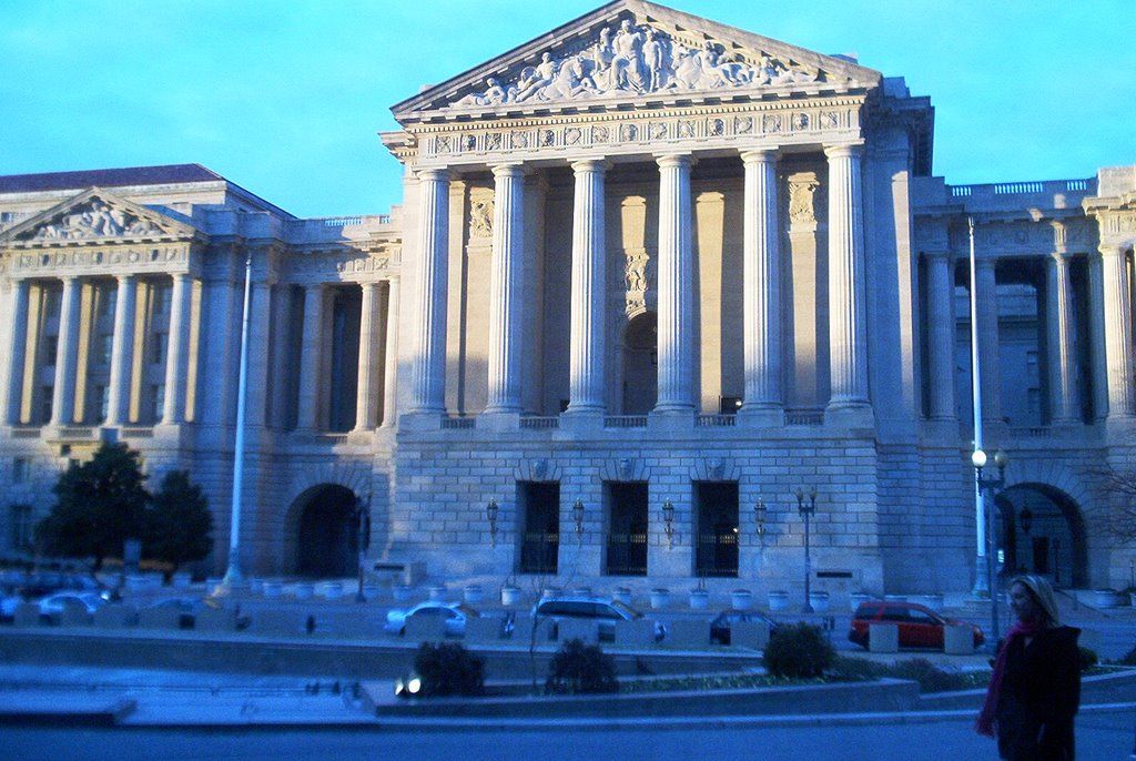 https://mdw-travel-data-us-east-1.s3.amazonaws.com/img/country/United-States/Smithsonian-National-Museum-of-American-History/img_01.jpg