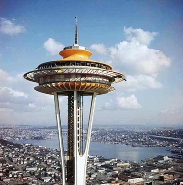 https://mdw-travel-data-us-east-1.s3.amazonaws.com/img/country/United-States/Space-Needle/img_03.jpg