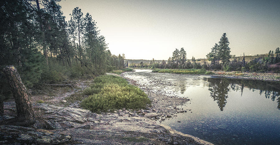https://mdw-travel-data-us-east-1.s3.amazonaws.com/img/country/United-States/Spokane-River-Centennial-Trail/img_03.jpg