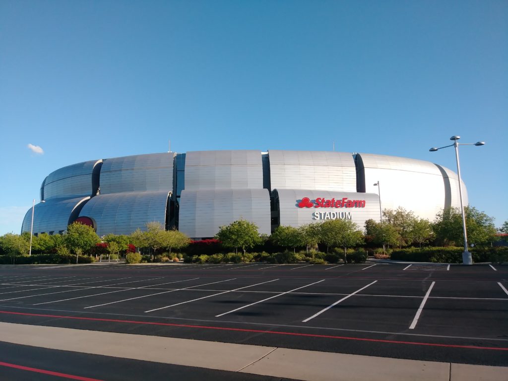 https://mdw-travel-data-us-east-1.s3.amazonaws.com/img/country/United-States/State-Farm-Stadium/img_03.jpg
