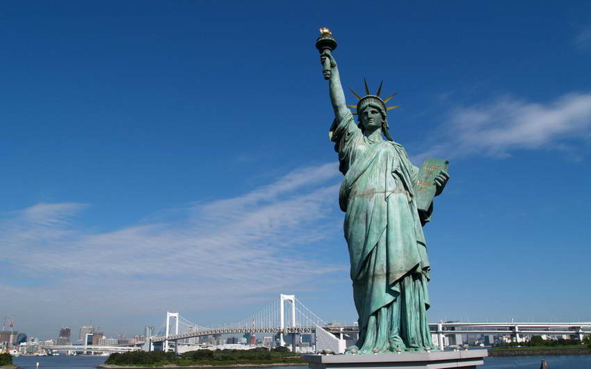 https://mdw-travel-data-us-east-1.s3.amazonaws.com/img/country/United-States/Statue-of-Liberty/img_03.jpg