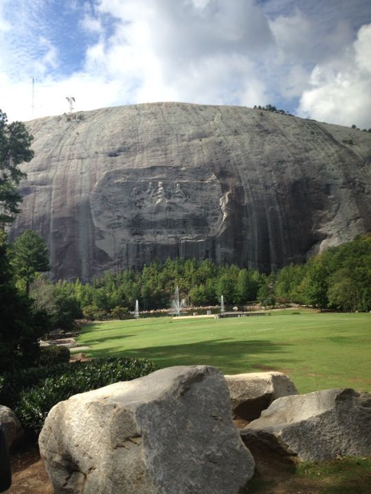 https://mdw-travel-data-us-east-1.s3.amazonaws.com/img/country/United-States/Stone-Mountain-Park/img_04.jpg