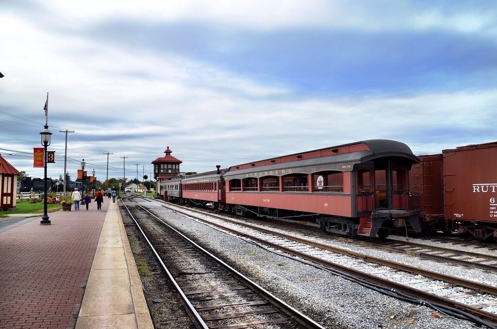 https://mdw-travel-data-us-east-1.s3.amazonaws.com/img/country/United-States/Strasburg-Rail-Road/img_01.jpg