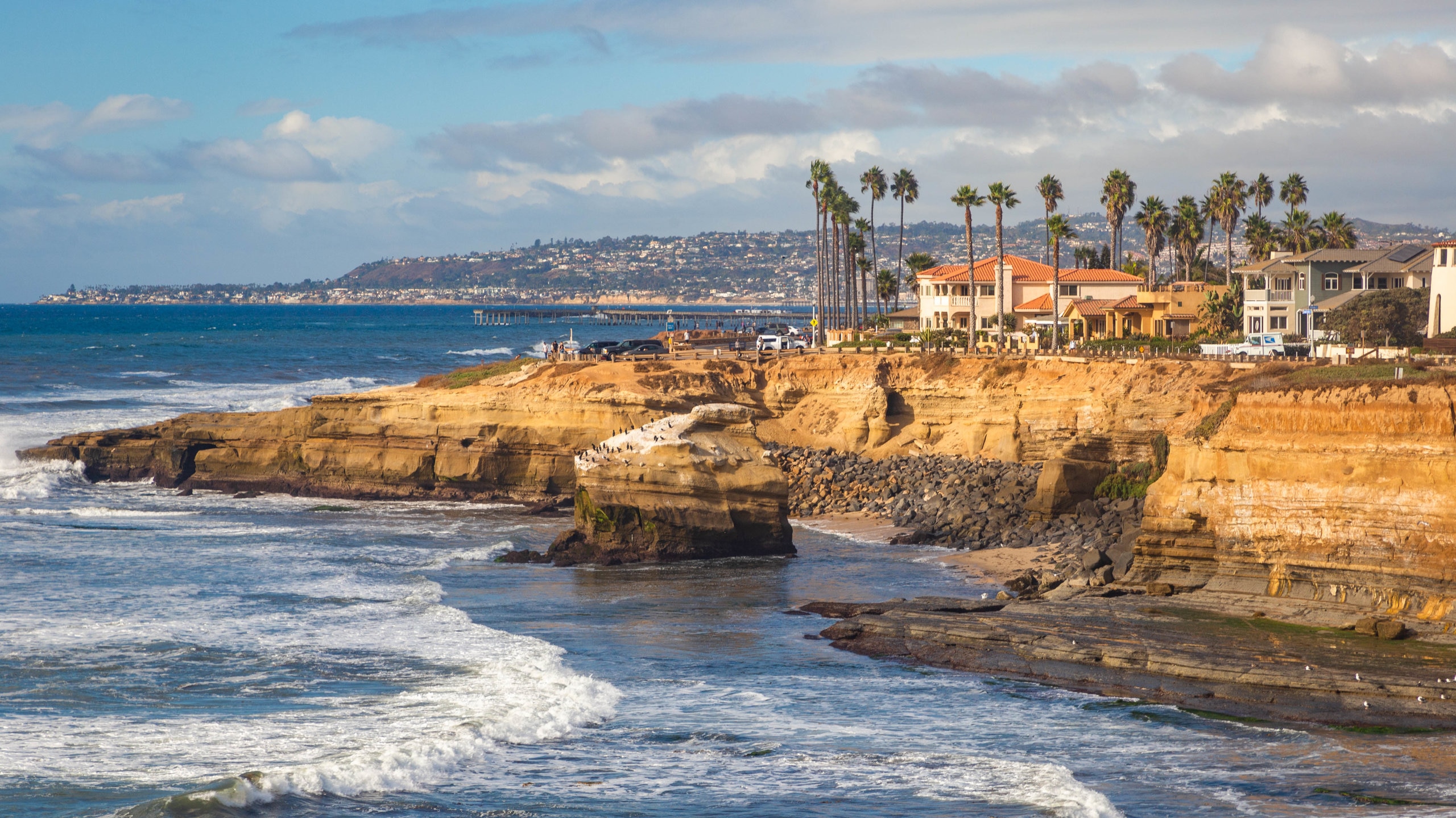 https://mdw-travel-data-us-east-1.s3.amazonaws.com/img/country/United-States/Sunset-Cliffs-Natural-Park/img_04.jpg