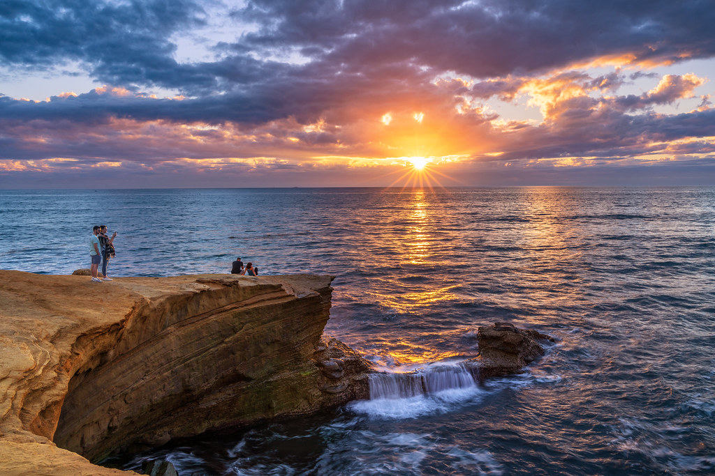 https://mdw-travel-data-us-east-1.s3.amazonaws.com/img/country/United-States/Sunset-Cliffs-Natural-Park/img_05.jpg