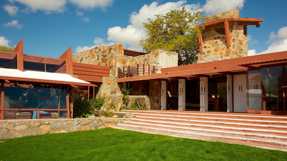 https://mdw-travel-data-us-east-1.s3.amazonaws.com/img/country/United-States/Taliesin-West/img_01.jpg