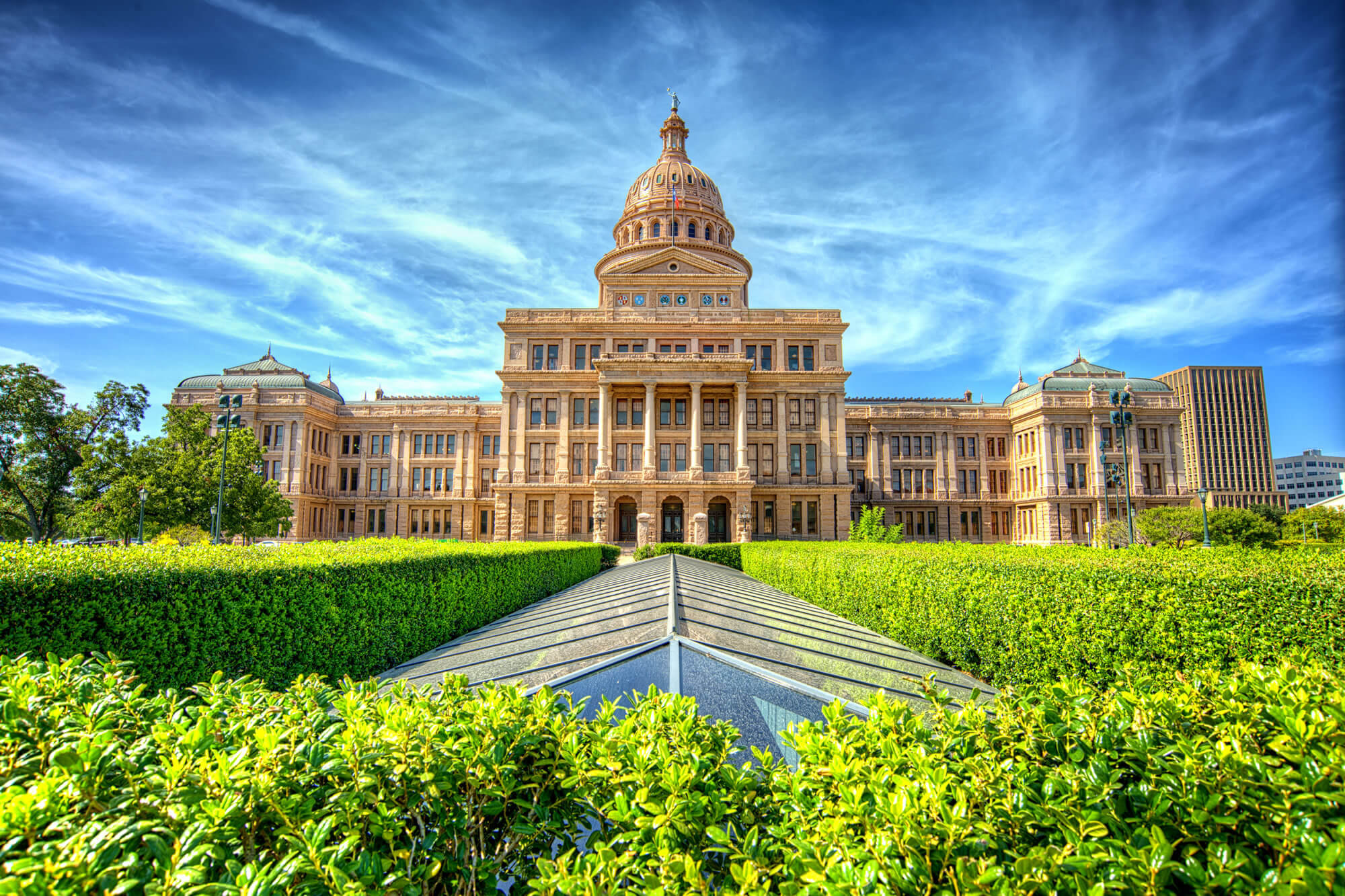 https://mdw-travel-data-us-east-1.s3.amazonaws.com/img/country/United-States/Texas-State-Capitol/img_04.jpg