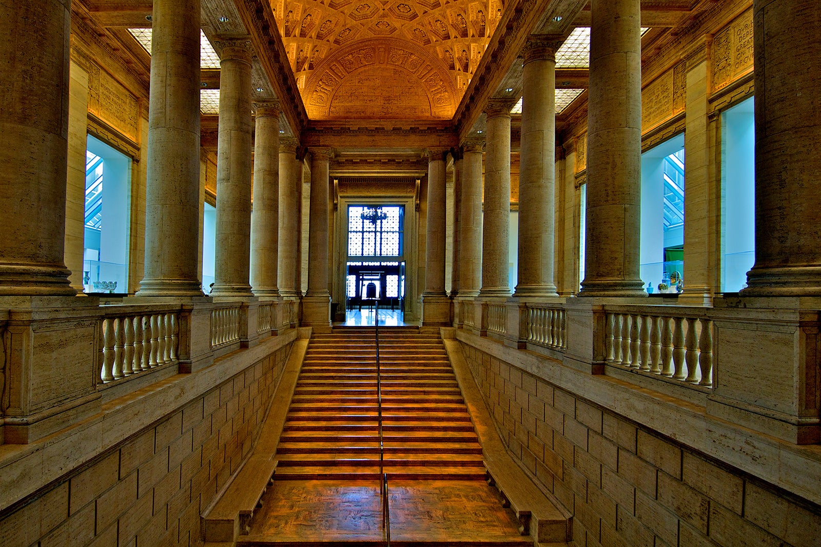 https://mdw-travel-data-us-east-1.s3.amazonaws.com/img/country/United-States/The-Asian-Art-Museum/img_05.jpg