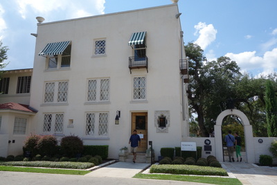 https://mdw-travel-data-us-east-1.s3.amazonaws.com/img/country/United-States/The-Contemporary-Austin---Laguna-Gloria/img_03.jpg