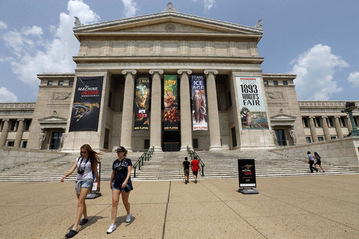 https://mdw-travel-data-us-east-1.s3.amazonaws.com/img/country/United-States/The-Field-Museum-Library/img_01.jpg