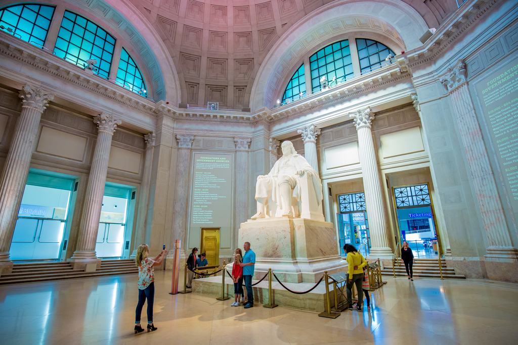 https://mdw-travel-data-us-east-1.s3.amazonaws.com/img/country/United-States/The-Franklin-Institute/img_05.jpg