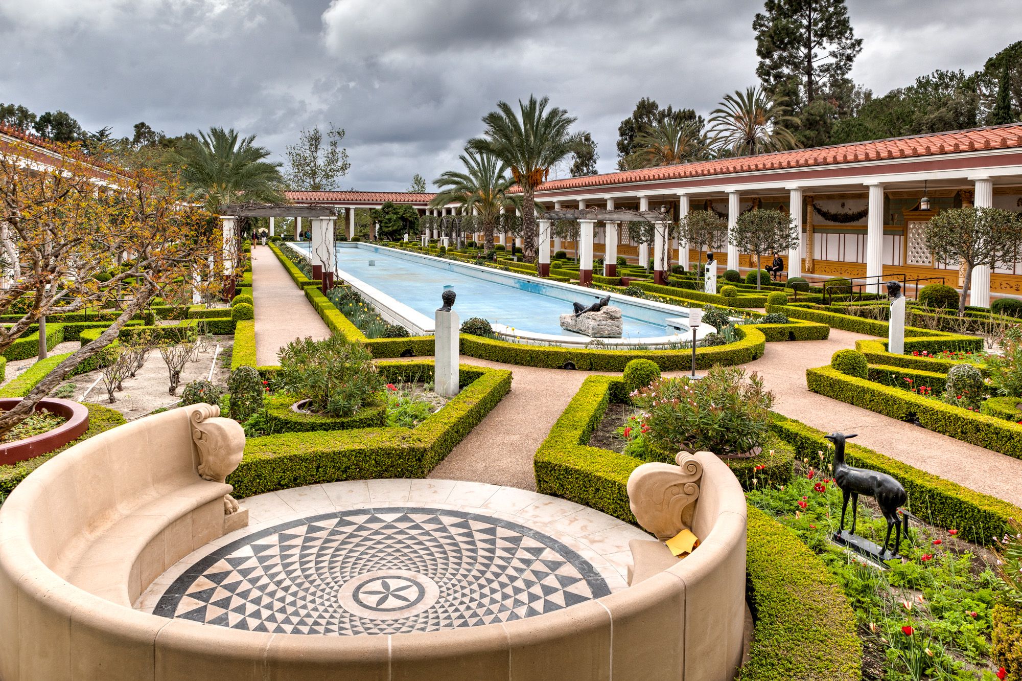 https://mdw-travel-data-us-east-1.s3.amazonaws.com/img/country/United-States/The-Getty-Villa/img_04.jpg