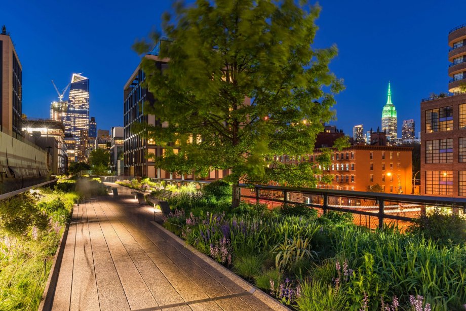 https://mdw-travel-data-us-east-1.s3.amazonaws.com/img/country/United-States/The-High-Line-Park/img_02.jpg