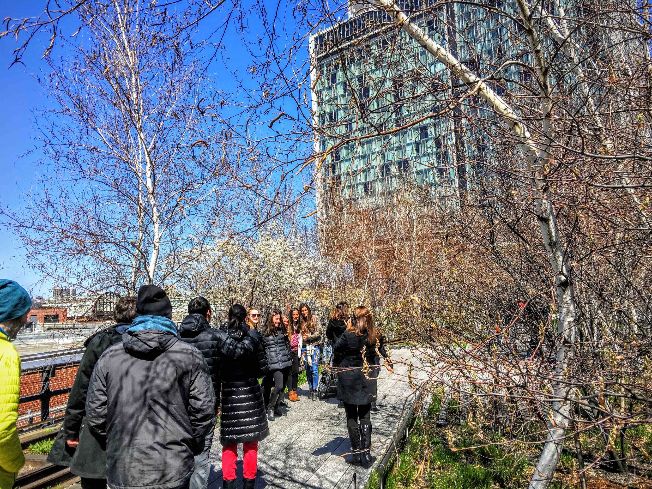 https://mdw-travel-data-us-east-1.s3.amazonaws.com/img/country/United-States/The-High-Line/img_03.jpg