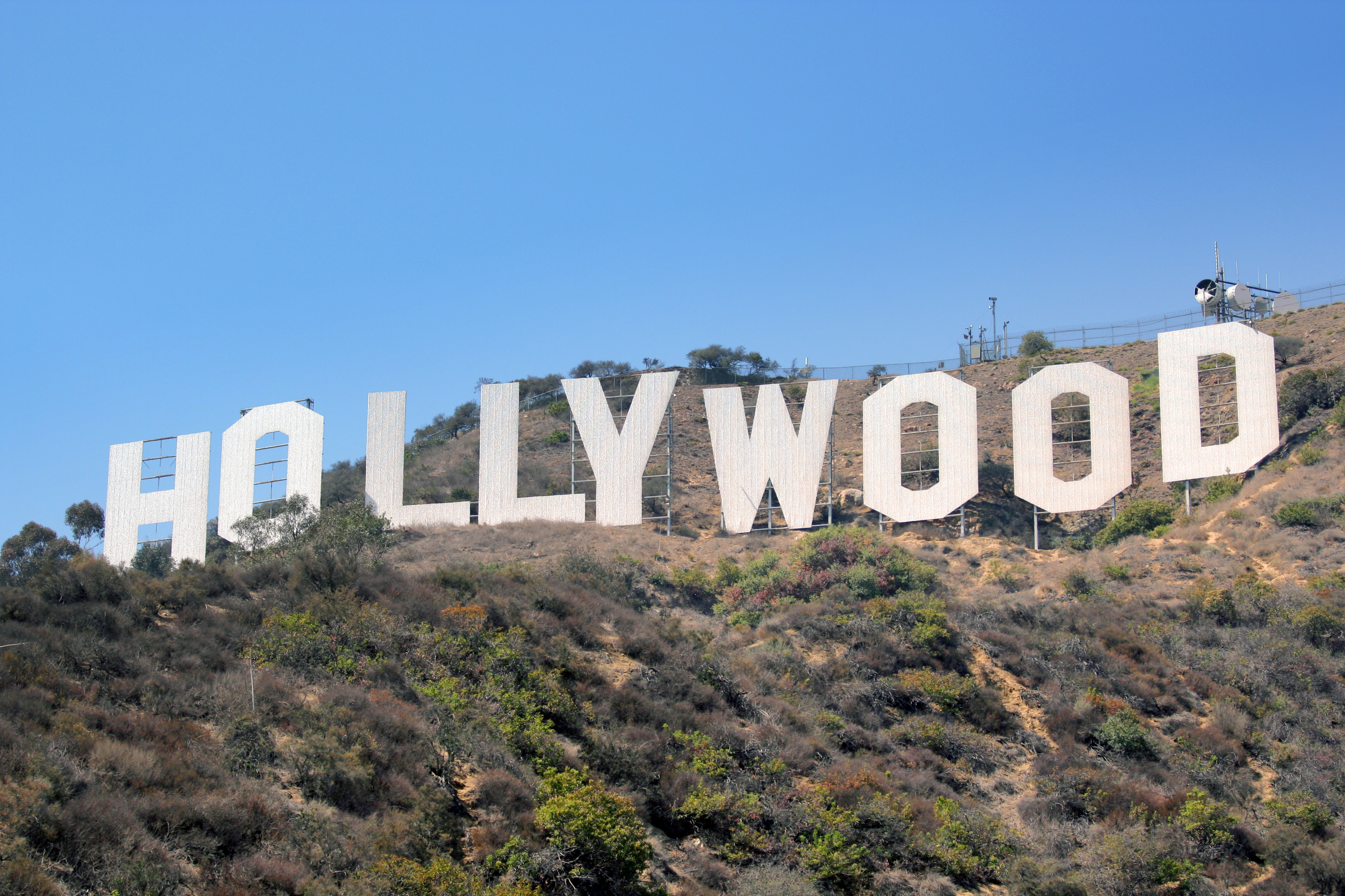 https://mdw-travel-data-us-east-1.s3.amazonaws.com/img/country/United-States/The-Hollywood-Sign/img_05.jpg
