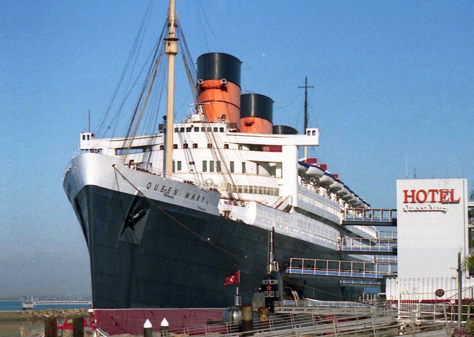 https://mdw-travel-data-us-east-1.s3.amazonaws.com/img/country/United-States/The-Queen-Mary/img_00.jpg