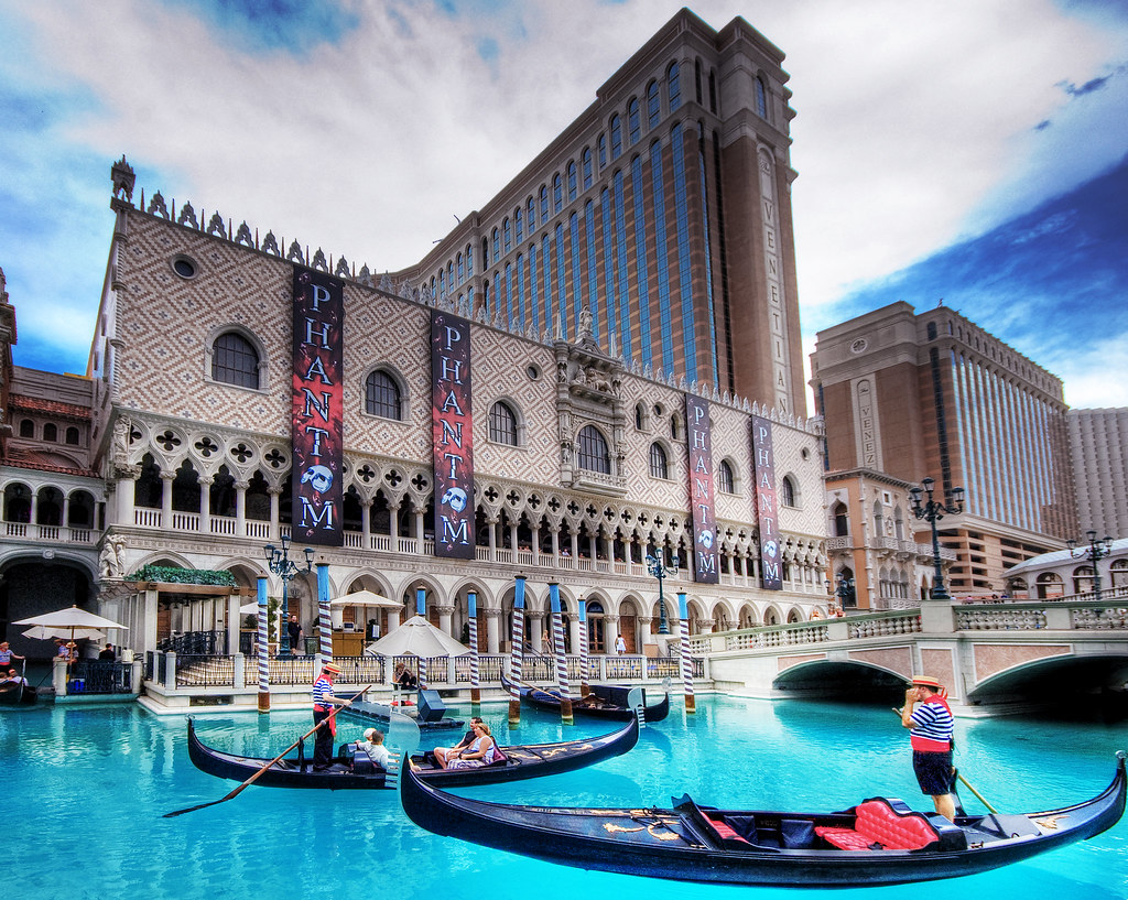 https://mdw-travel-data-us-east-1.s3.amazonaws.com/img/country/United-States/The-Venetian-Resort/img_05.jpg