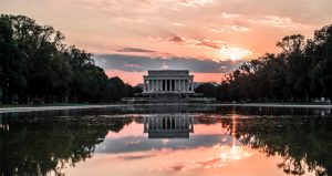 https://mdw-travel-data-us-east-1.s3.amazonaws.com/img/country/United-States/This-is-the-Place-Monument/img_01.jpg