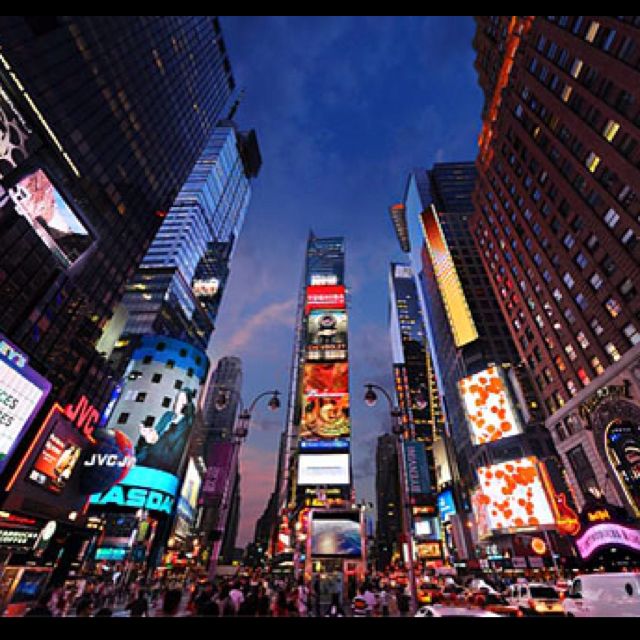 https://mdw-travel-data-us-east-1.s3.amazonaws.com/img/country/United-States/Times-Square/img_00.jpg