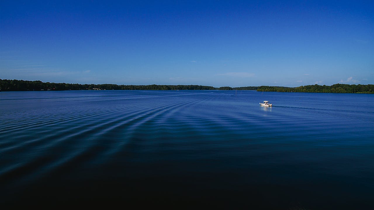https://mdw-travel-data-us-east-1.s3.amazonaws.com/img/country/United-States/Toledo-Bend-Reservoir/img_01.jpg