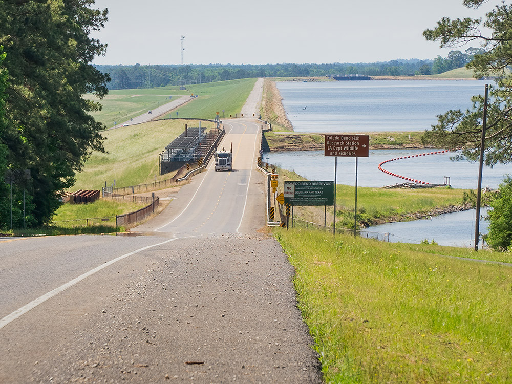 https://mdw-travel-data-us-east-1.s3.amazonaws.com/img/country/United-States/Toledo-Bend-Reservoir/img_02.jpg