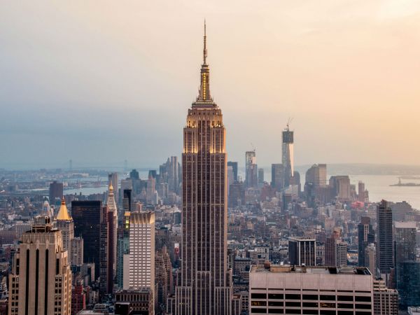 https://mdw-travel-data-us-east-1.s3.amazonaws.com/img/country/United-States/Top-of-the-Empire-State-Building/img_04.jpg