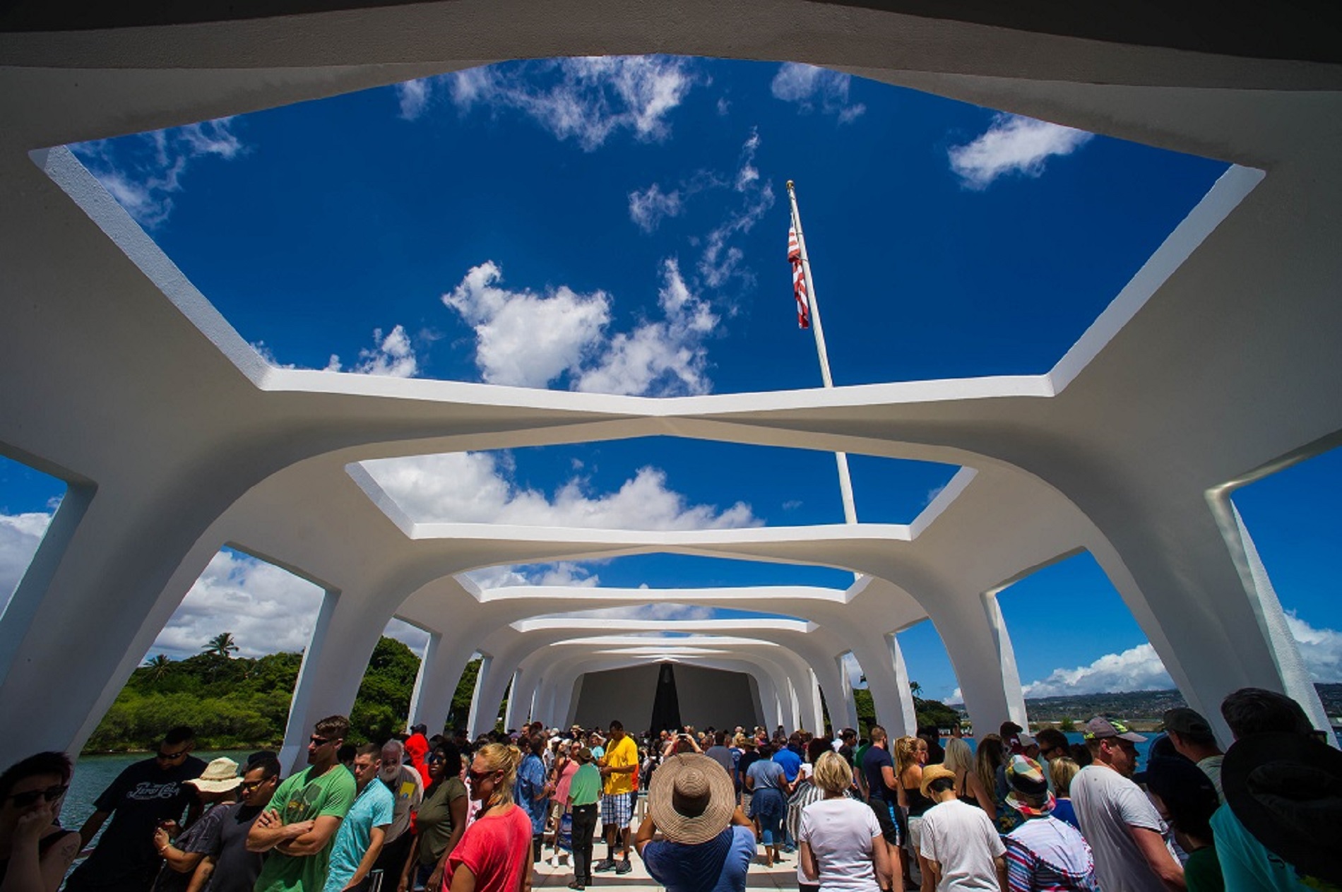 https://mdw-travel-data-us-east-1.s3.amazonaws.com/img/country/United-States/USS-Arizona-Memorial/img_03.jpg