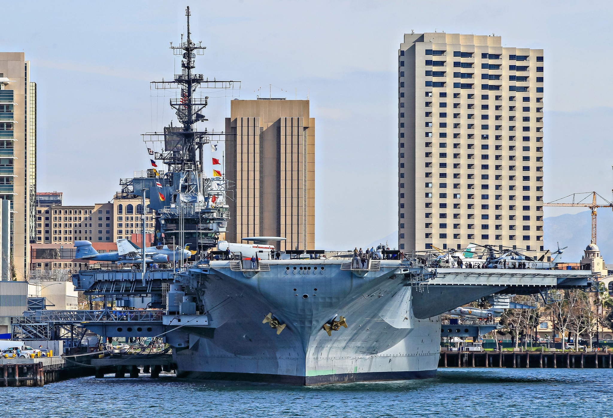 https://mdw-travel-data-us-east-1.s3.amazonaws.com/img/country/United-States/USS-Midway-Museum/img_04.jpg