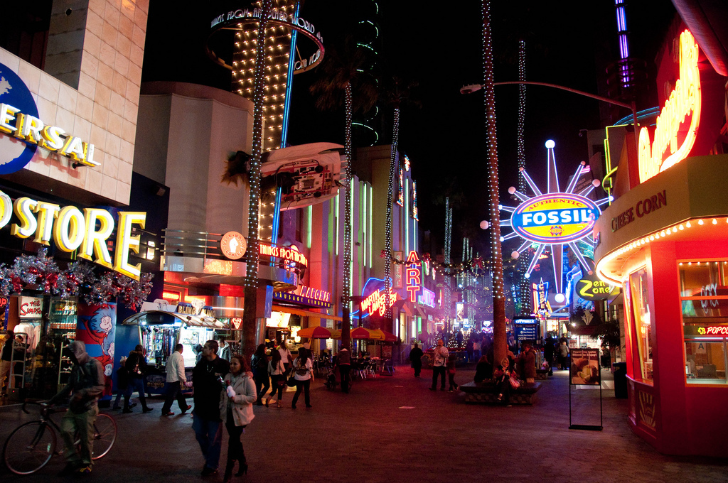 https://mdw-travel-data-us-east-1.s3.amazonaws.com/img/country/United-States/Universal-CityWalk-Hollywood/img_03.jpg