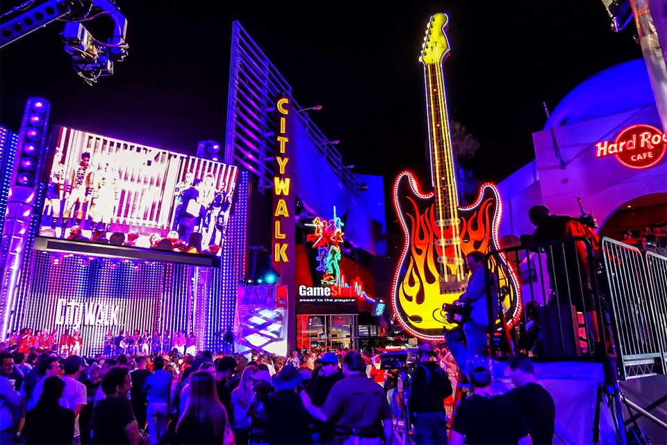 https://mdw-travel-data-us-east-1.s3.amazonaws.com/img/country/United-States/Universal-CityWalk-Hollywood/img_04.jpg