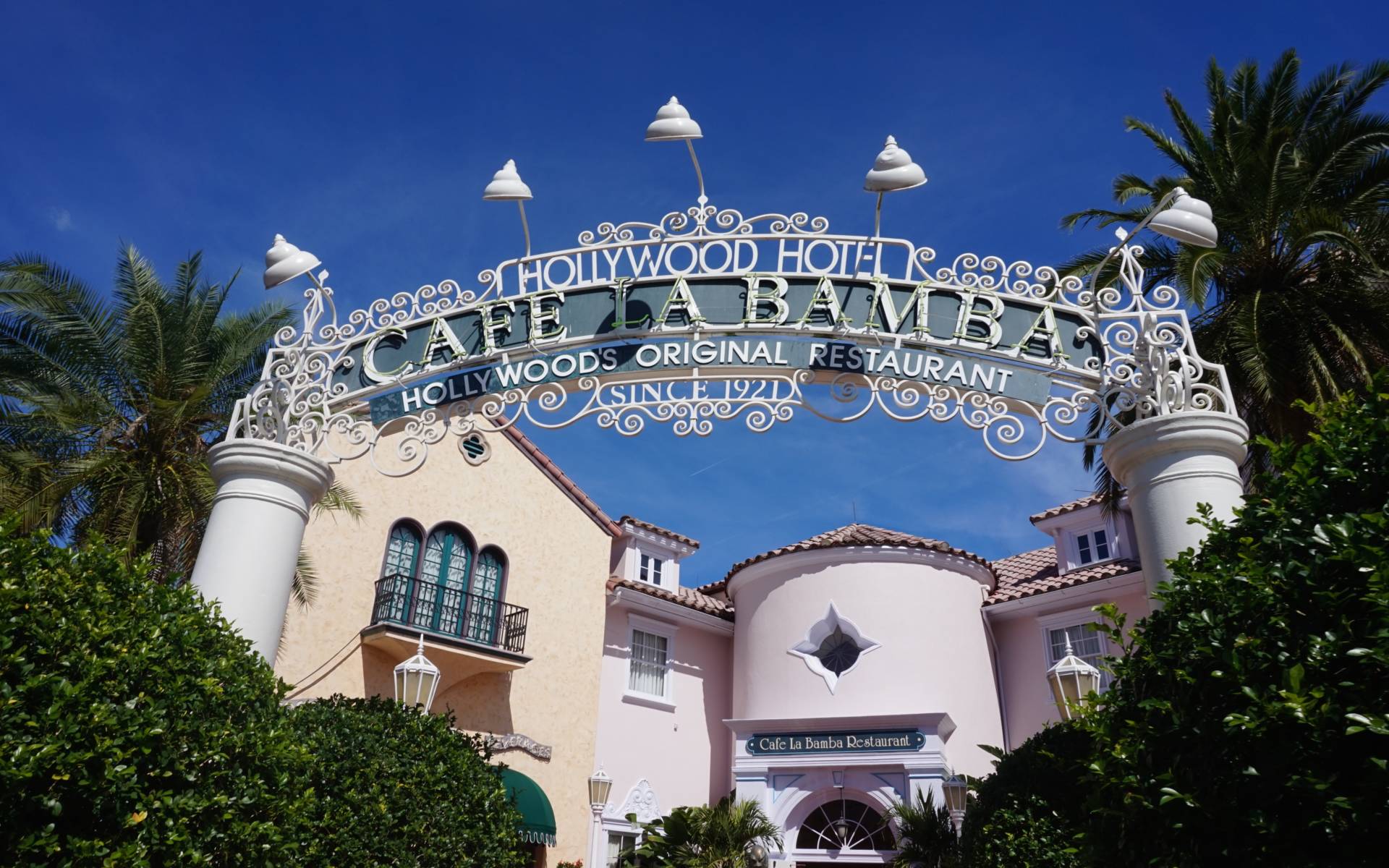 https://mdw-travel-data-us-east-1.s3.amazonaws.com/img/country/United-States/Universal-Orlando-Resort/img_01.jpg