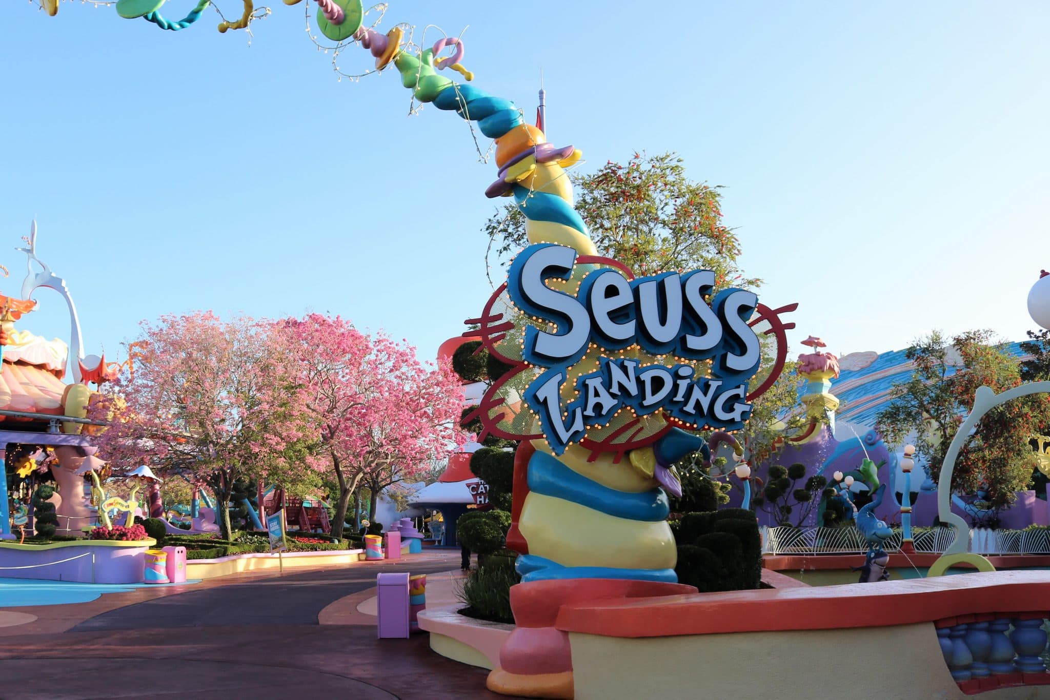 https://mdw-travel-data-us-east-1.s3.amazonaws.com/img/country/United-States/Universals-Islands-of-Adventure/img_03.jpg