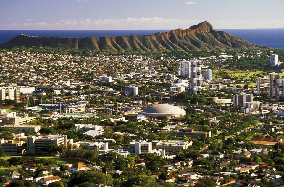 https://mdw-travel-data-us-east-1.s3.amazonaws.com/img/country/United-States/University-of-Hawaii-at-Manoa/img_01.jpg