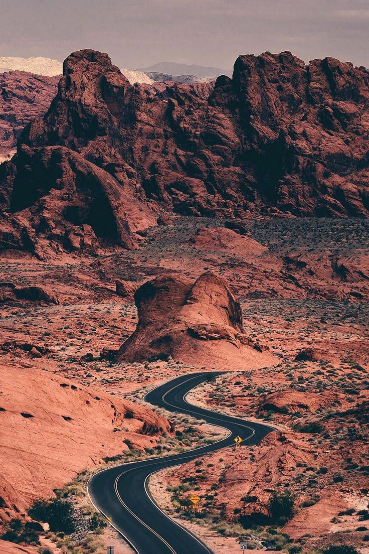 https://mdw-travel-data-us-east-1.s3.amazonaws.com/img/country/United-States/Valley-of-Fire-State-Park/img_01.jpg