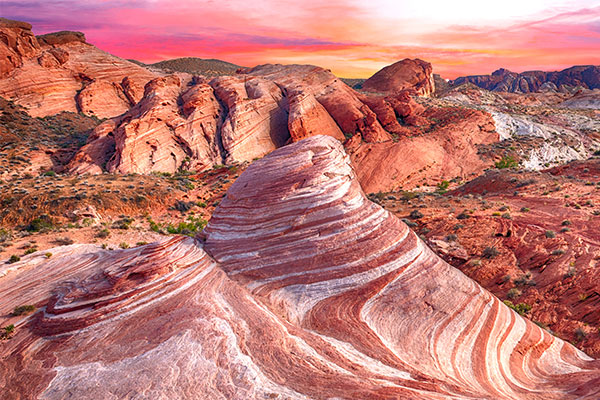 https://mdw-travel-data-us-east-1.s3.amazonaws.com/img/country/United-States/Valley-of-Fire-State-Park/img_04.jpg