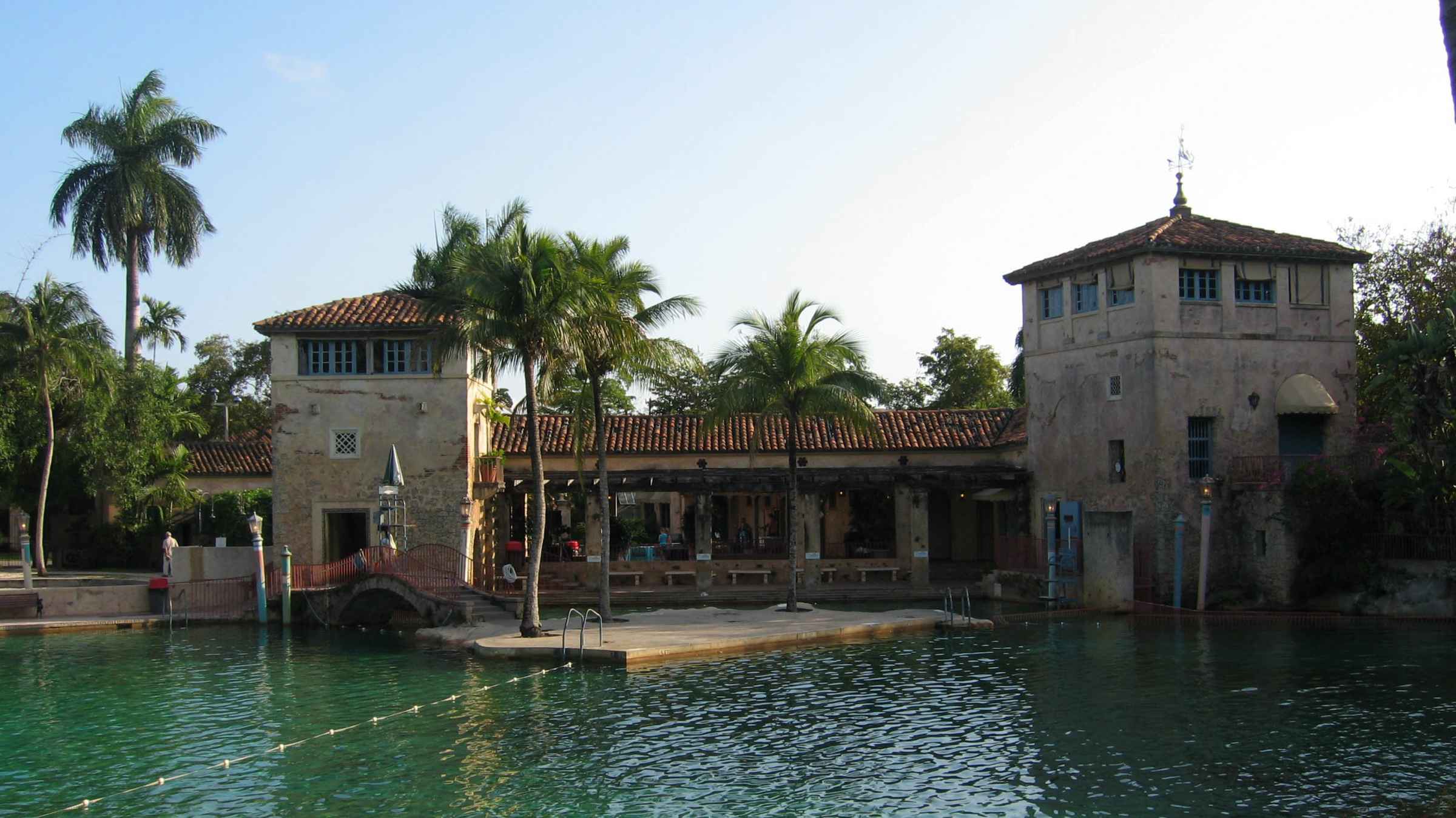 https://mdw-travel-data-us-east-1.s3.amazonaws.com/img/country/United-States/Venetian-Pool/img_01.jpg