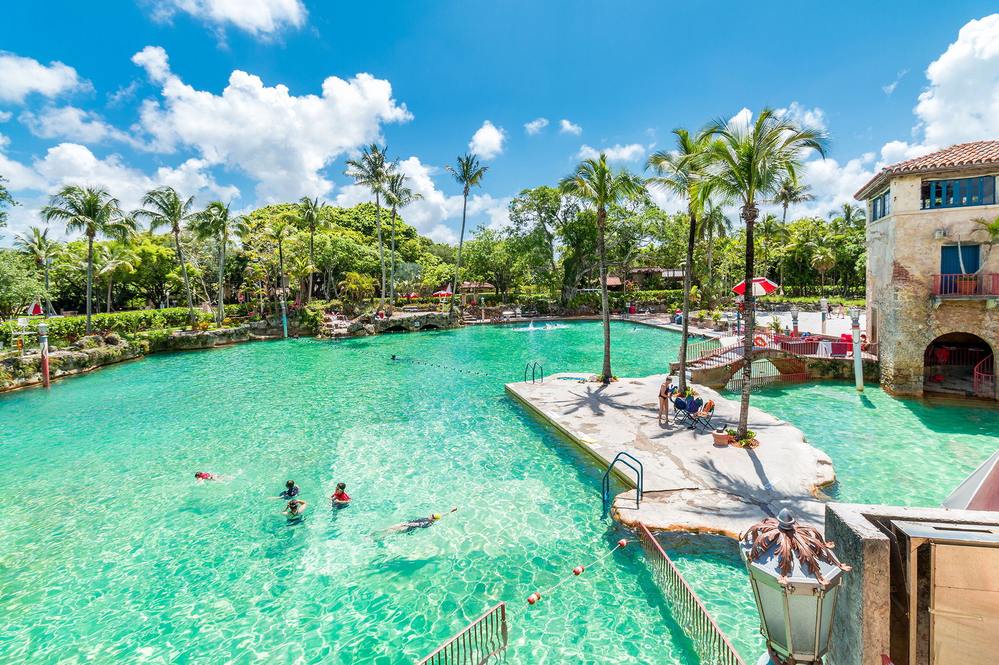 https://mdw-travel-data-us-east-1.s3.amazonaws.com/img/country/United-States/Venetian-Pool/img_05.jpg