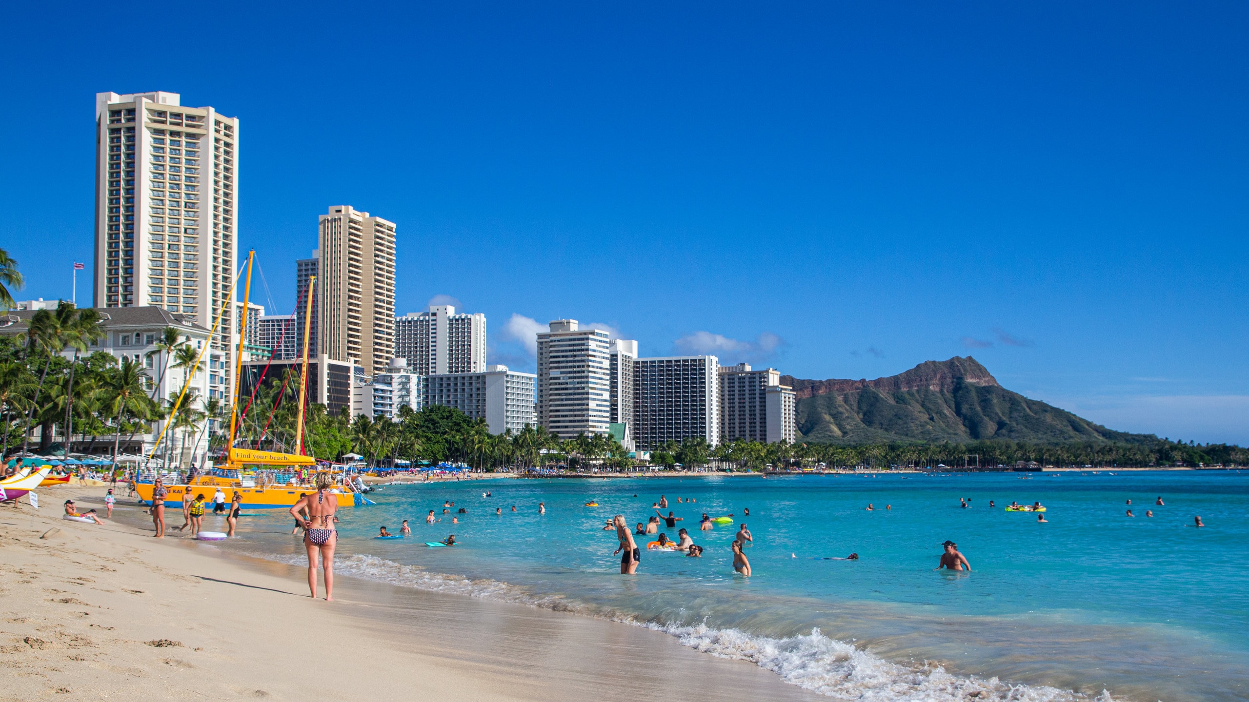 https://mdw-travel-data-us-east-1.s3.amazonaws.com/img/country/United-States/Waikiki-Beach/img_05.jpg