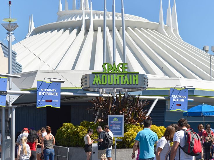 https://mdw-travel-data-us-east-1.s3.amazonaws.com/img/country/United-States/Walt-Disney-World-Resort/img_03.jpg
